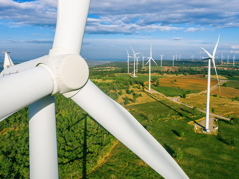 Vége a szélmalomharcnak: jót tesz a szélenergia-projekteknek az egyszerűbb engedélyeztetés
